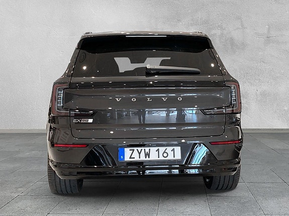 Volvo EX90 10 of 11