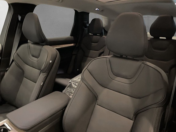 Volvo EX90 3 of 11