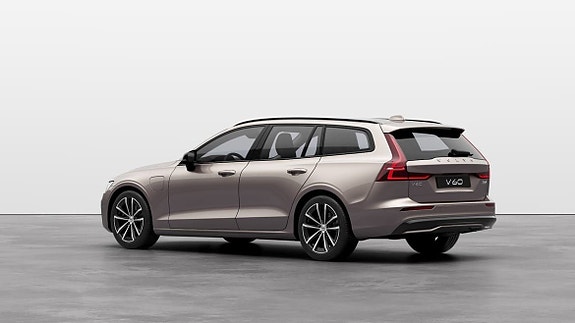 Volvo V60 2 of 17