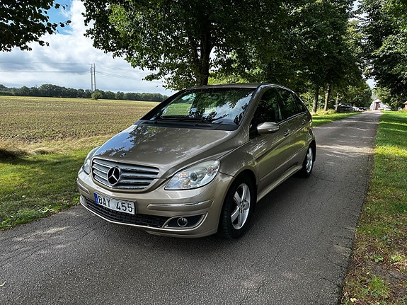 Mercedes-Benz B200 12 of 14