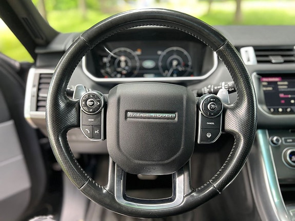 Land Rover Range Rover Sport 16 of 21