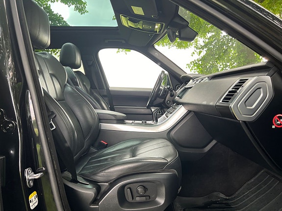 Land Rover Range Rover Sport 10 of 21