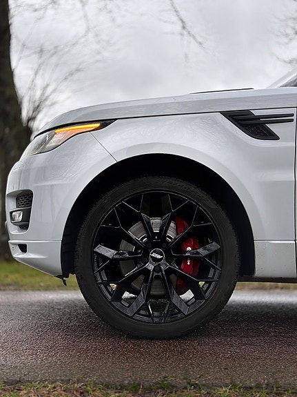 Land Rover Range Rover Sport 7 of 30