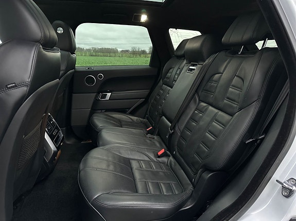 Land Rover Range Rover Sport 14 of 30