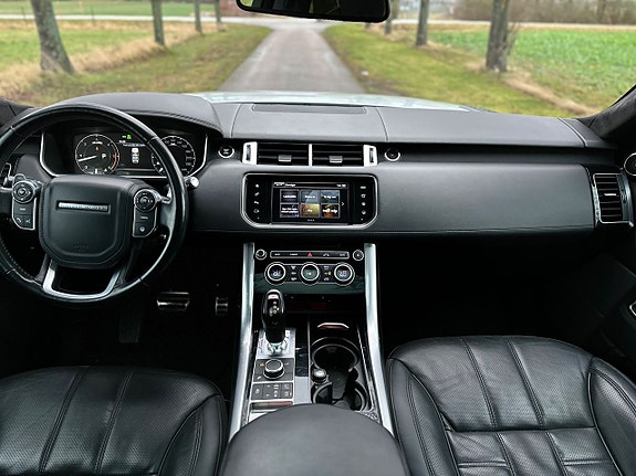 Land Rover Range Rover Sport 10 of 30