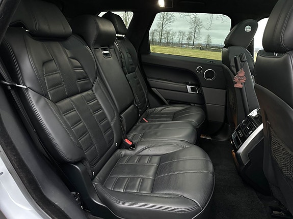 Land Rover Range Rover Sport 15 of 30