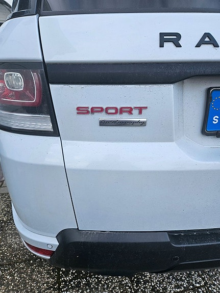 Land Rover Range Rover Sport 24 of 30