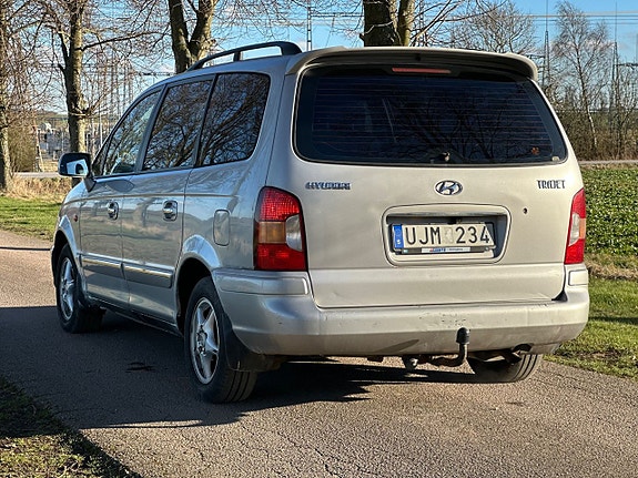 Hyundai Trajet 3 of 18
