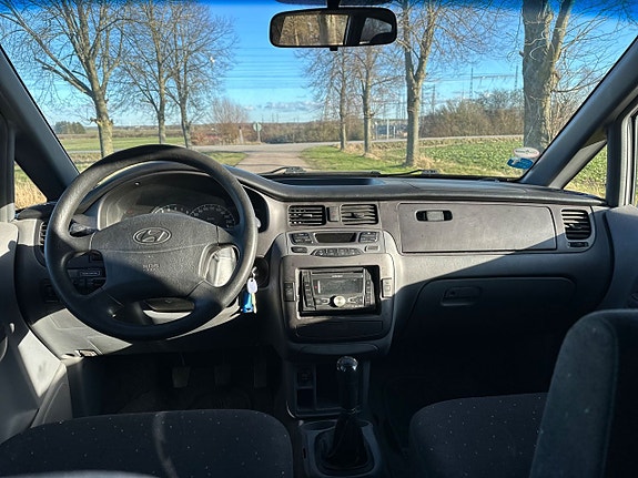 Hyundai Trajet 9 of 18
