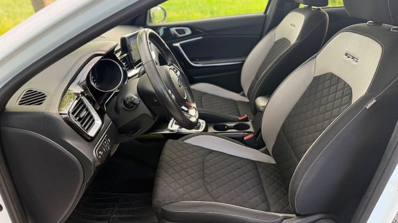 Kia Ceed 14 of 25