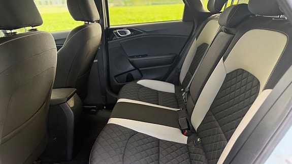 Kia Ceed 13 of 25