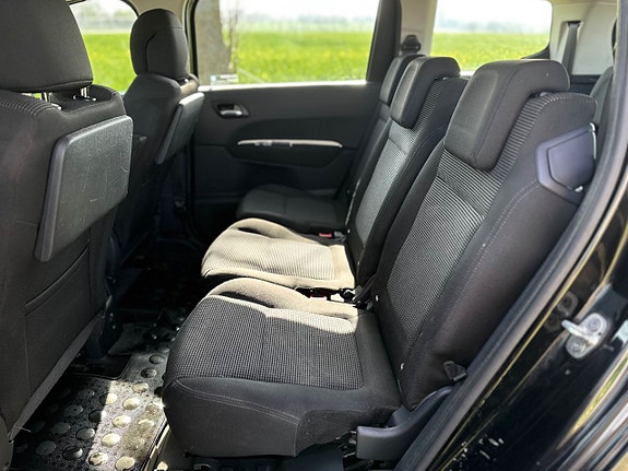 Peugeot 5008 11 of 18
