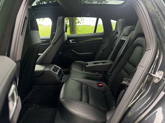 Porsche Panamera 4 12 of 22