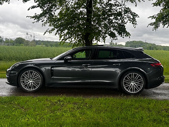 Porsche Panamera 4 4 of 5