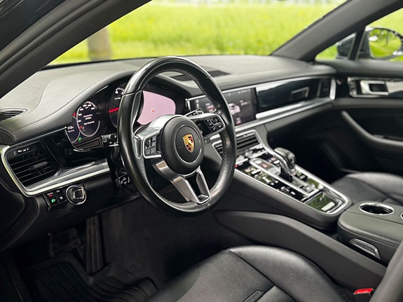 Porsche Panamera 4 10 of 22