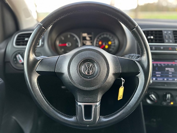 Volkswagen Polo 15 of 18