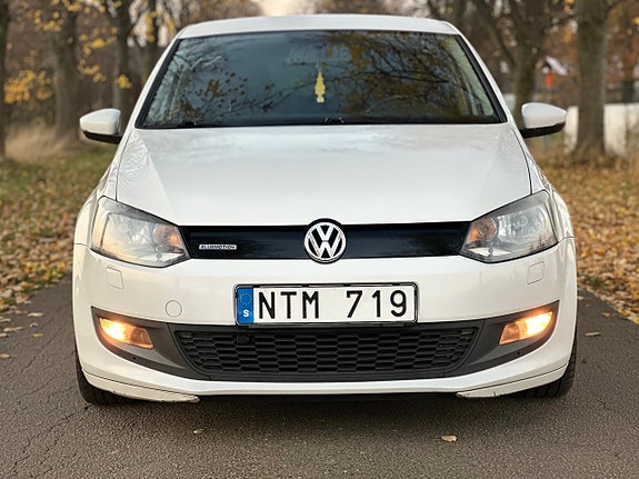 Volkswagen Polo 2 of 5
