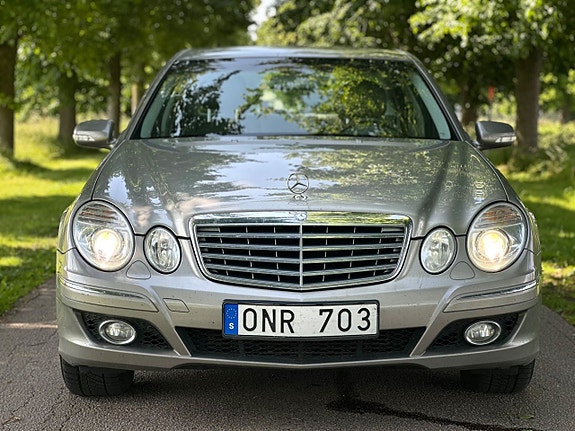 Mercedes-Benz E200 2 of 5
