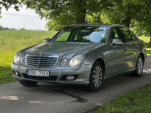 Mercedes-Benz E200 5 of 5