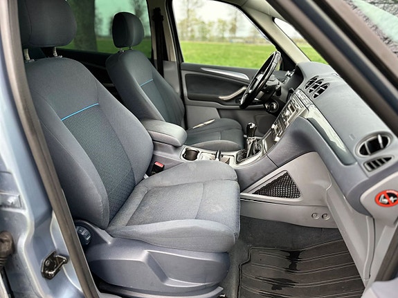 Ford S-MAX 11 of 17