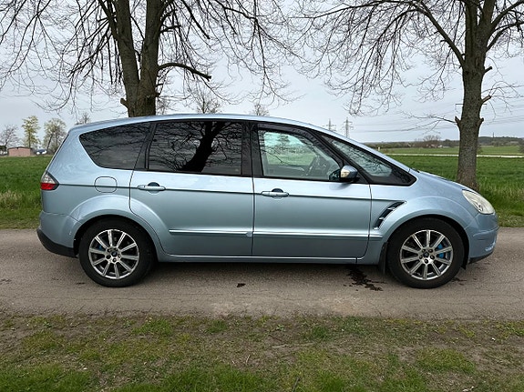 Ford S-MAX 7 of 17