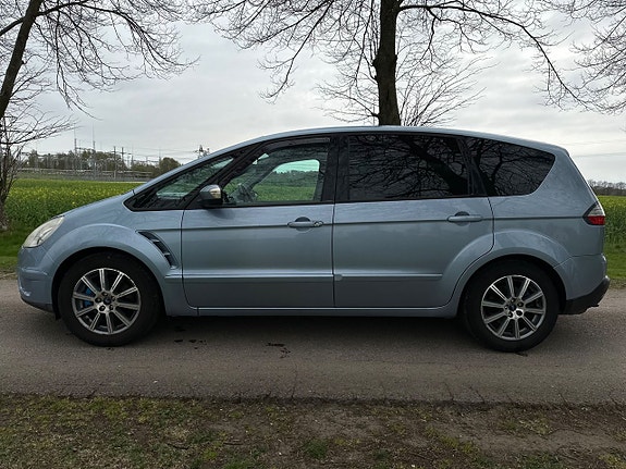 Ford S-MAX 8 of 17