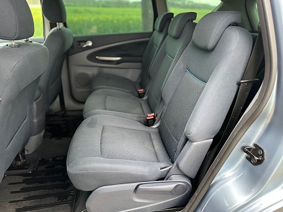 Ford S-MAX 13 of 17