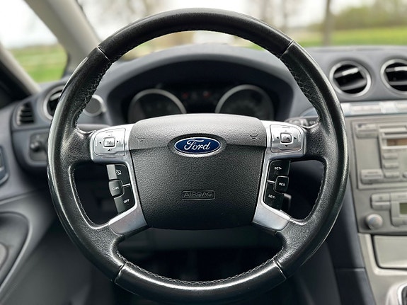 Ford S-MAX 16 of 17