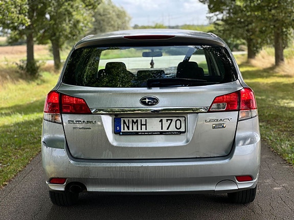 Subaru Legacy 6 of 16