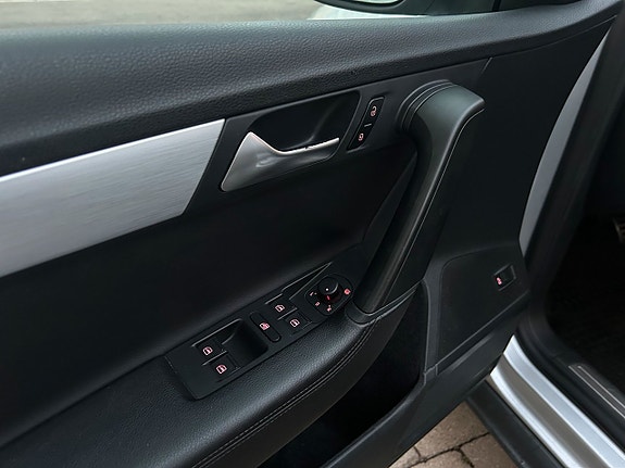 Volkswagen Passat 15 of 25