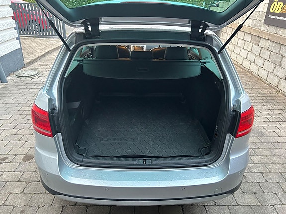 Volkswagen Passat 11 of 25