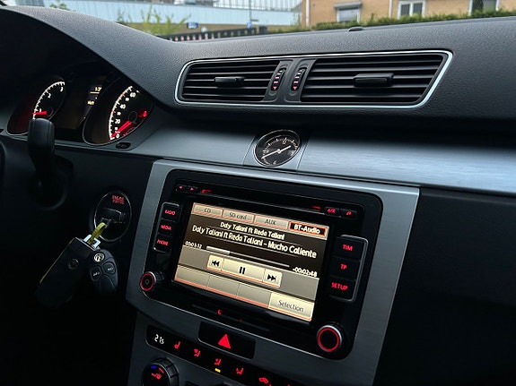 Volkswagen Passat 21 of 25