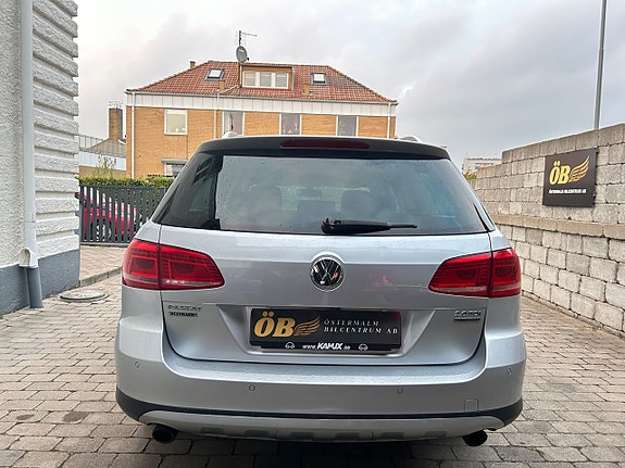 Volkswagen Passat 9 of 25