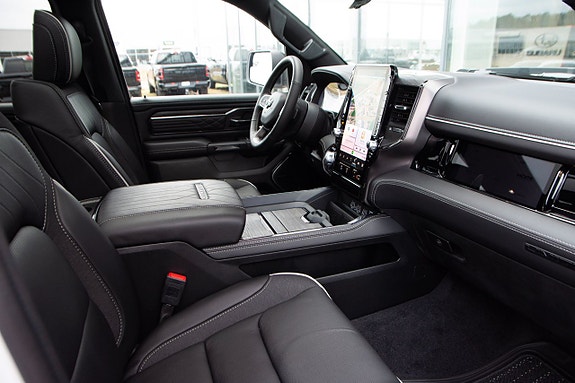 Dodge RAM 1500 13 of 19