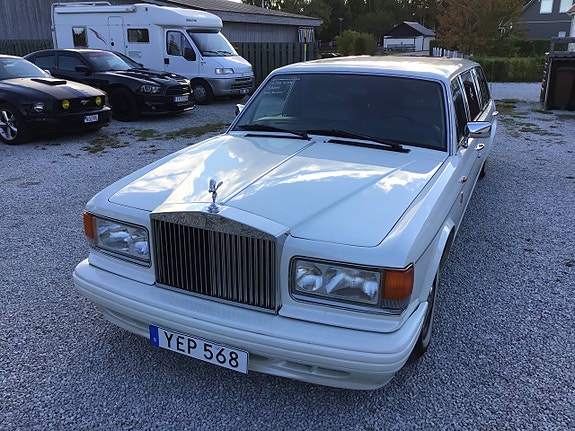 Rolls Royce Silver Spur 2 of 5