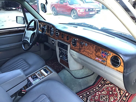Rolls Royce Silver Spur 16 of 24