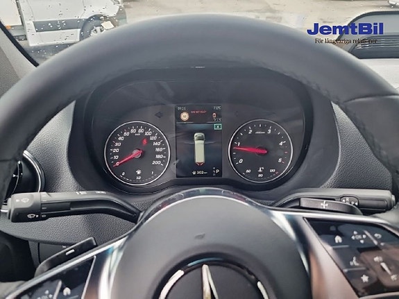 Mercedes-Benz Sprinter 208 9 of 13