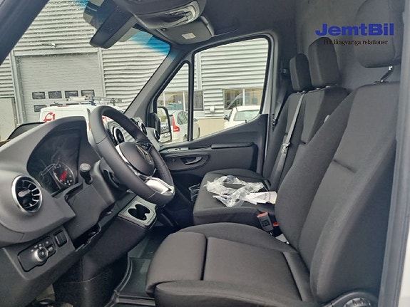 Mercedes-Benz Sprinter 208 8 of 13