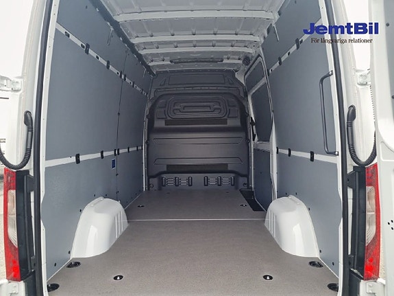 Mercedes-Benz Sprinter 208 13 of 13