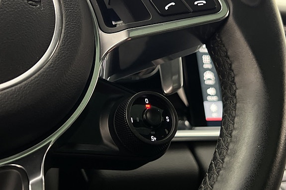 Porsche Panamera 4 24 of 30