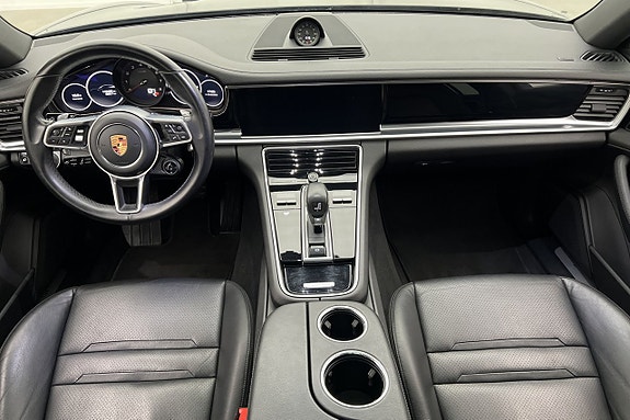 Porsche Panamera 4 11 of 30