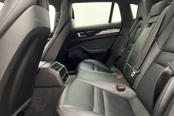 Porsche Panamera 4 18 of 30