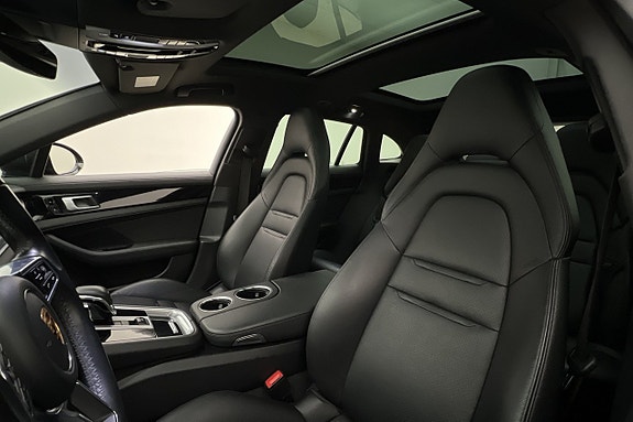 Porsche Panamera 4 13 of 30