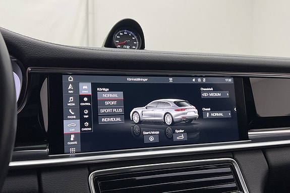 Porsche Panamera 4 27 of 30