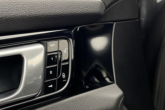 Porsche Panamera 4 14 of 30