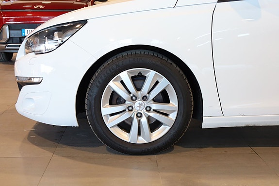 Peugeot 308 7 of 23