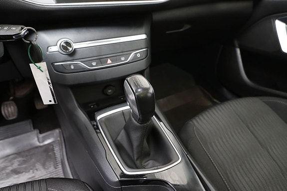 Peugeot 308 20 of 23