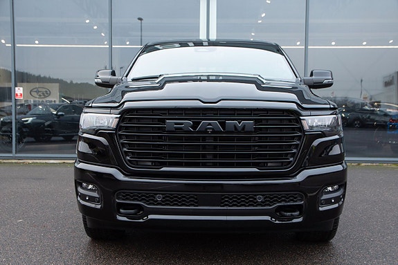 Dodge RAM 1500 2 of 5