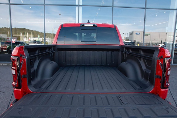 Dodge RAM 1500 8 of 18