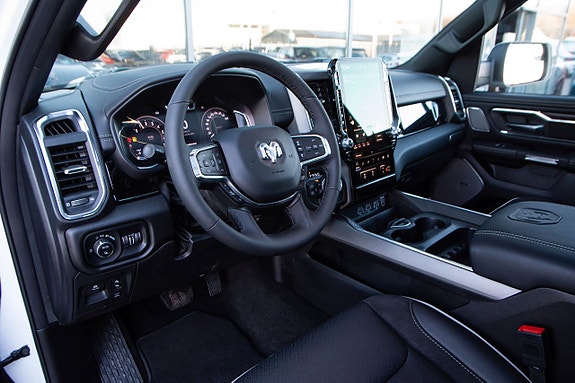 Dodge RAM 1500 8 of 16